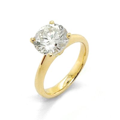 Lumbers Pre-Owned 18ct Gold 2.02ct Diamond 4 Claw Ring